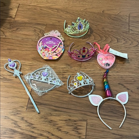 Disney Princess Tiara and Accessory Set - Picture 1 of 5